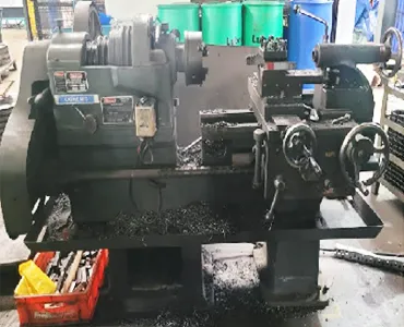 Manual Lathe Machine